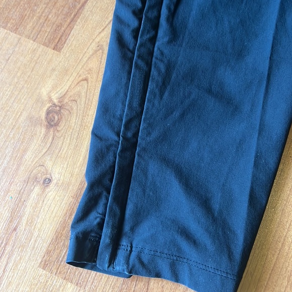 Like new under armor, sport pants, size small men’s - Picture 3 of 4